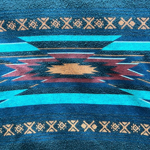 On The Byas Men’s Long sleeve shirt, medium size. 55% cotton, 34% polyester - Picture 2 of 4